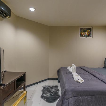 Cheqinn Bed Sukhumvit 4 Nana Plaza بانكوك المظهر الخارجي الصورة