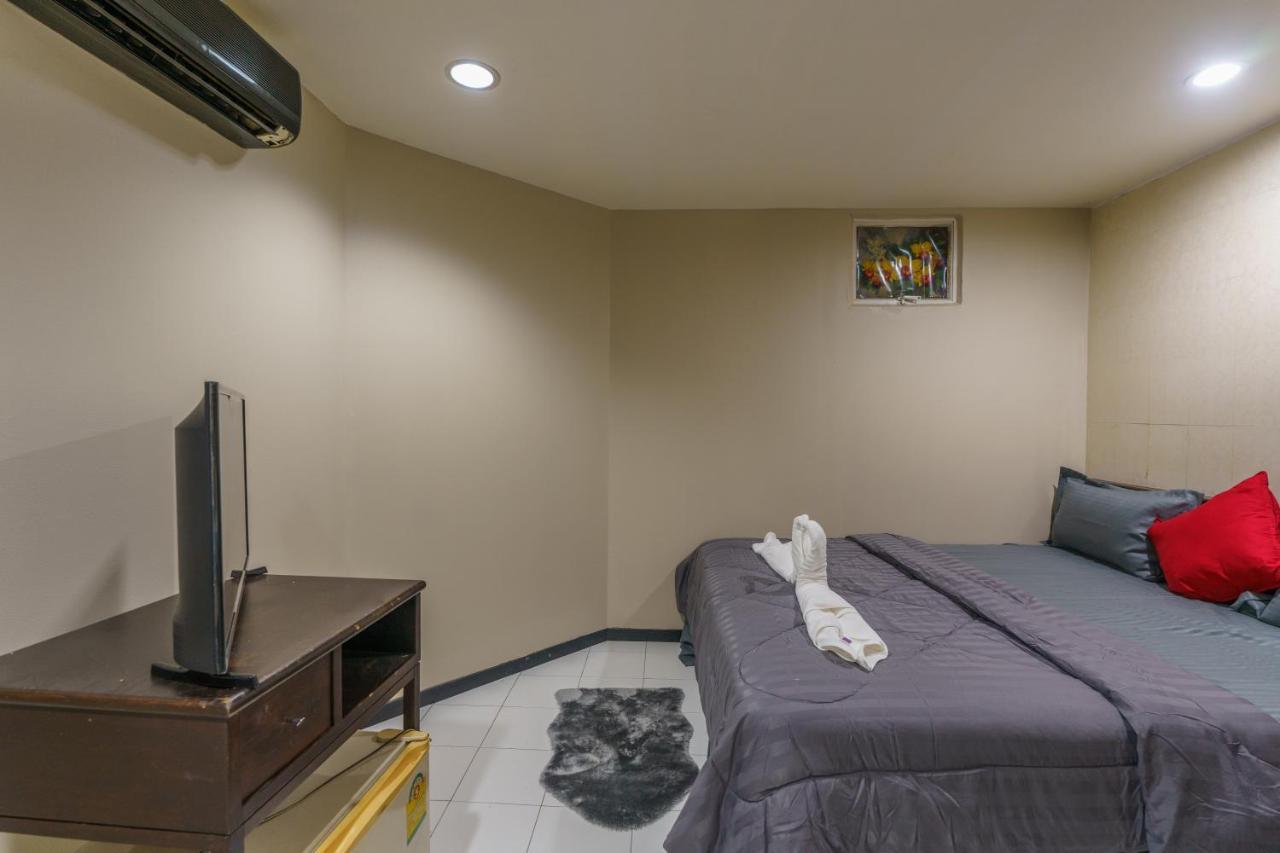 Cheqinn Bed Sukhumvit 4 Nana Plaza بانكوك المظهر الخارجي الصورة