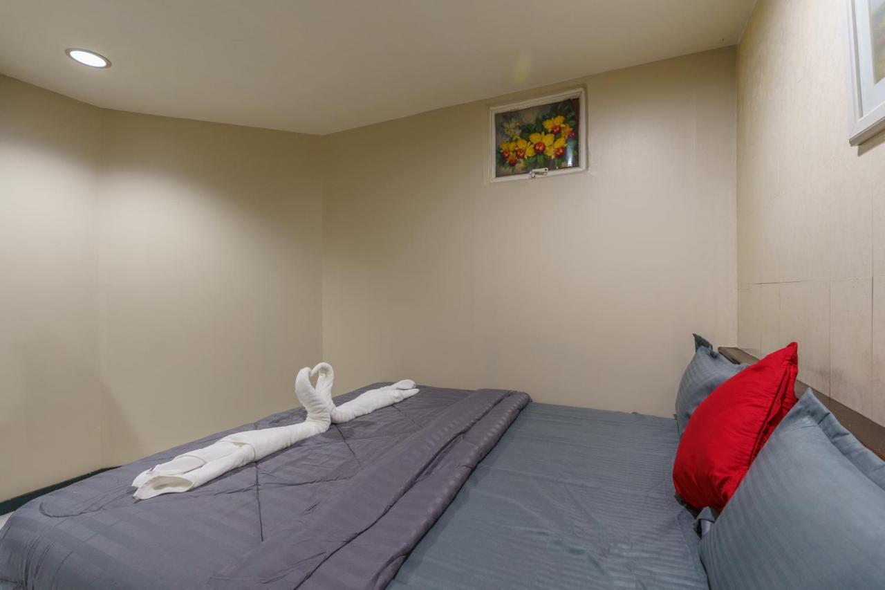 Cheqinn Bed Sukhumvit 4 Nana Plaza بانكوك المظهر الخارجي الصورة