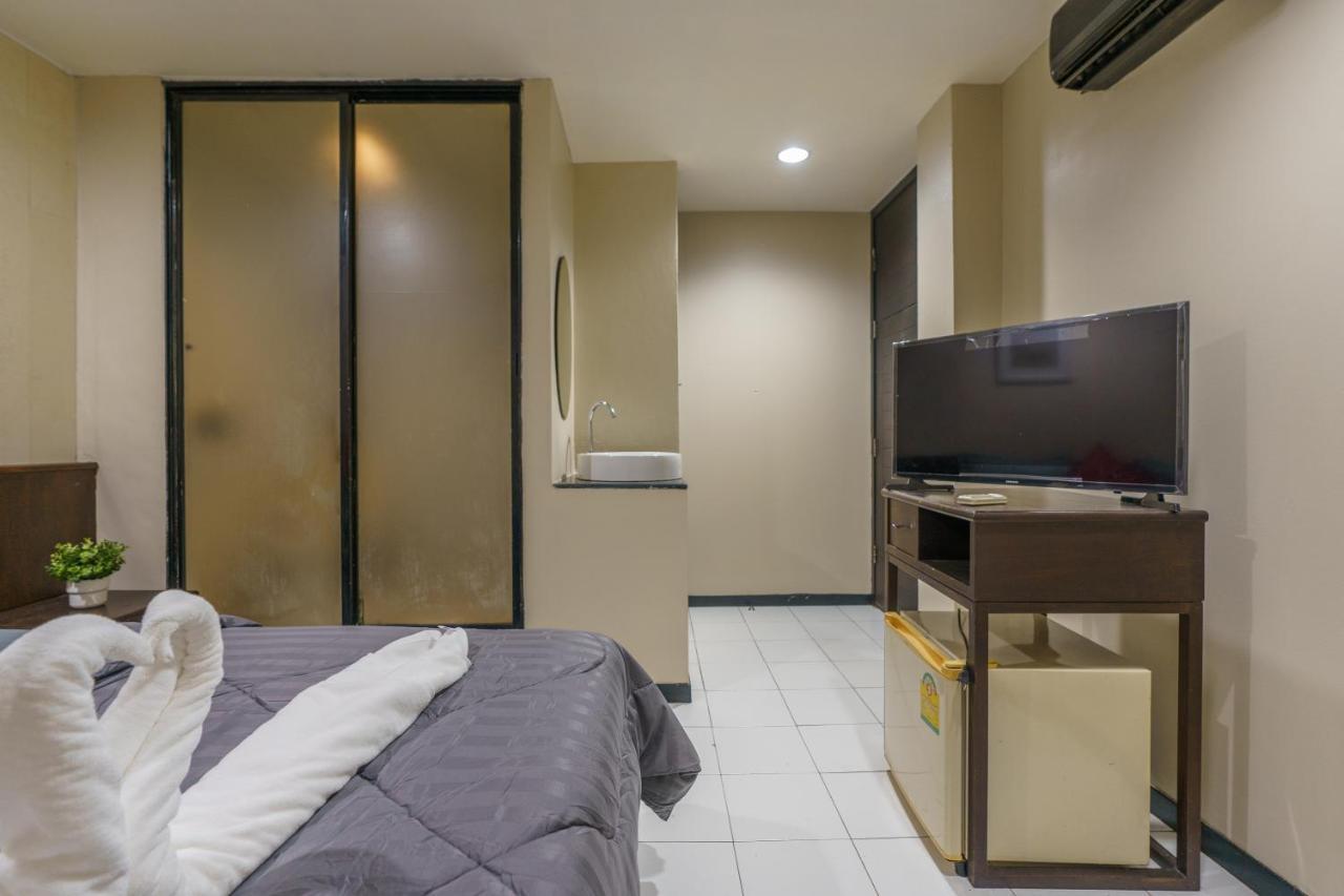 Cheqinn Bed Sukhumvit 4 Nana Plaza بانكوك المظهر الخارجي الصورة