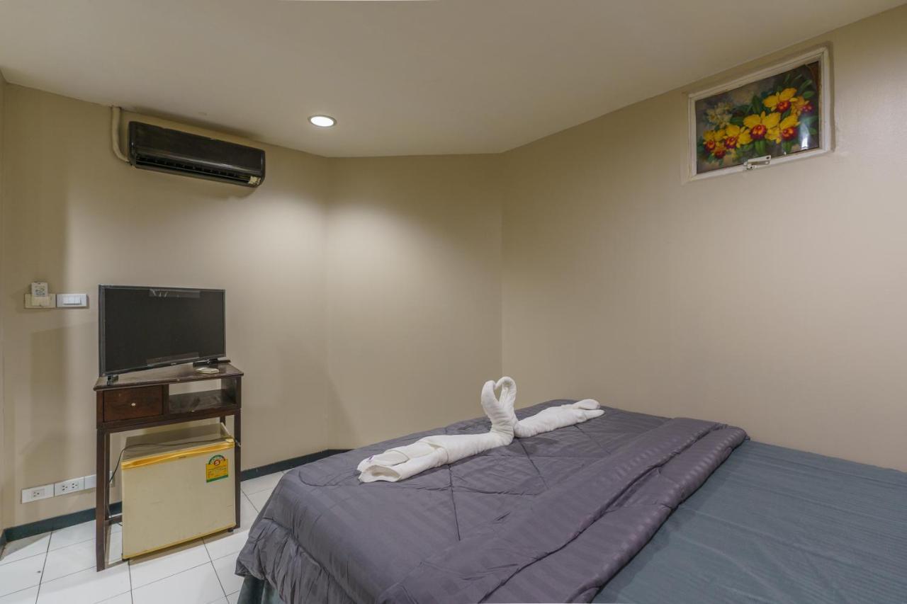 Cheqinn Bed Sukhumvit 4 Nana Plaza بانكوك المظهر الخارجي الصورة
