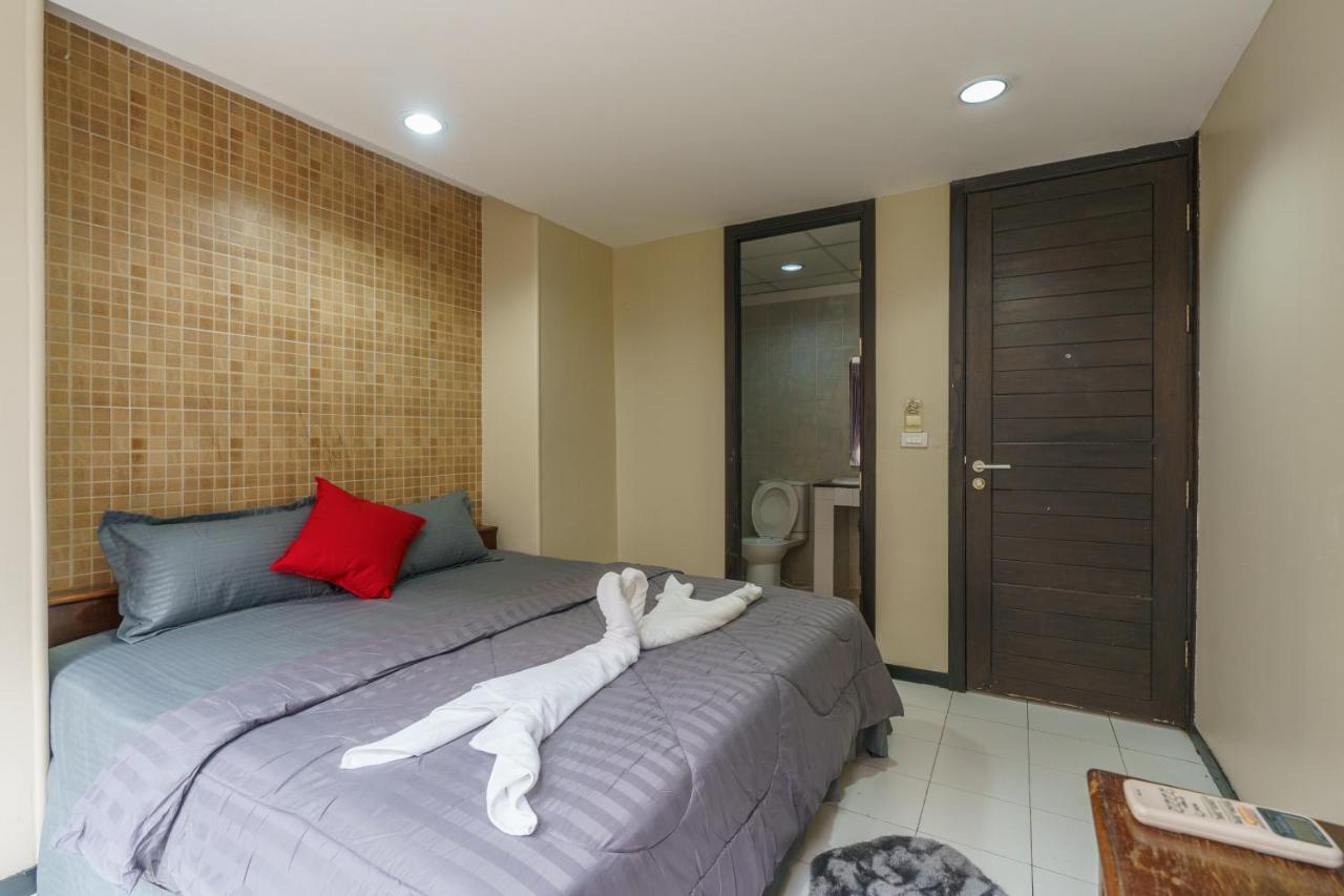 Cheqinn Bed Sukhumvit 4 Nana Plaza بانكوك المظهر الخارجي الصورة