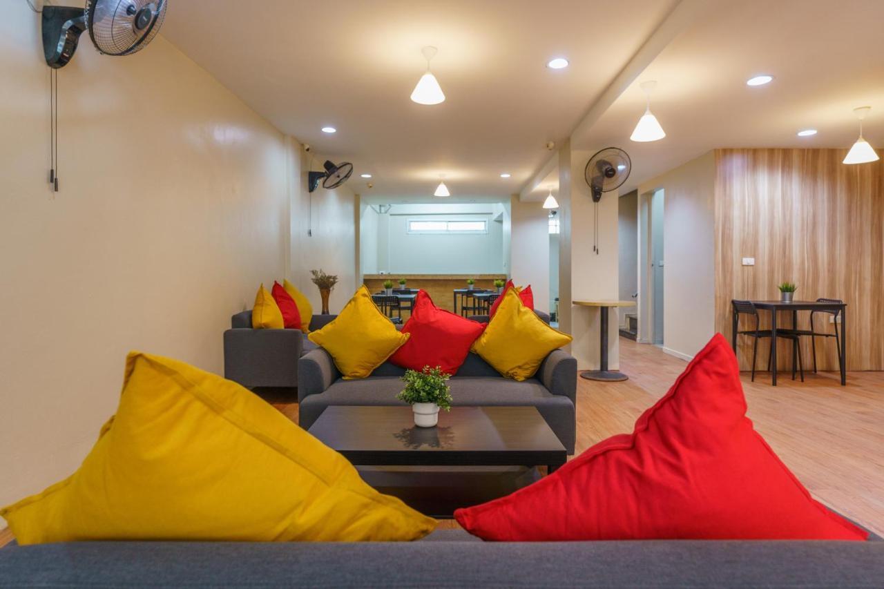 Cheqinn Bed Sukhumvit 4 Nana Plaza بانكوك المظهر الخارجي الصورة